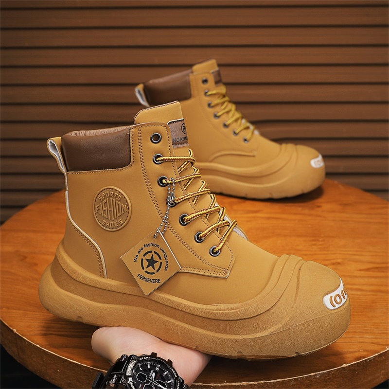 Mens Fashion Week - Sepatu Boots Pendek Modis dan Nyaman